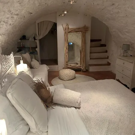 Charme Apartment *